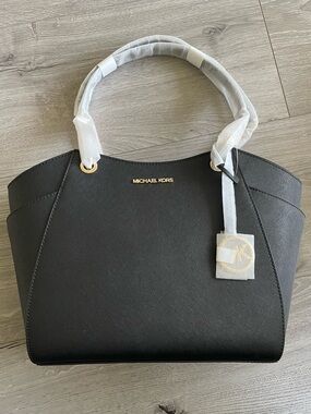 NWT MICHAEL KORS Jet Set Large Saffiano Leather Shoulder Bag